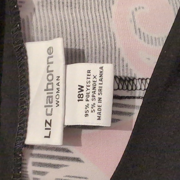 Easy care, paisley shift border print - Picture 2 of 3